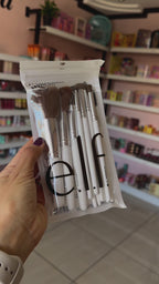 Brochas en set blancas e.l.f
